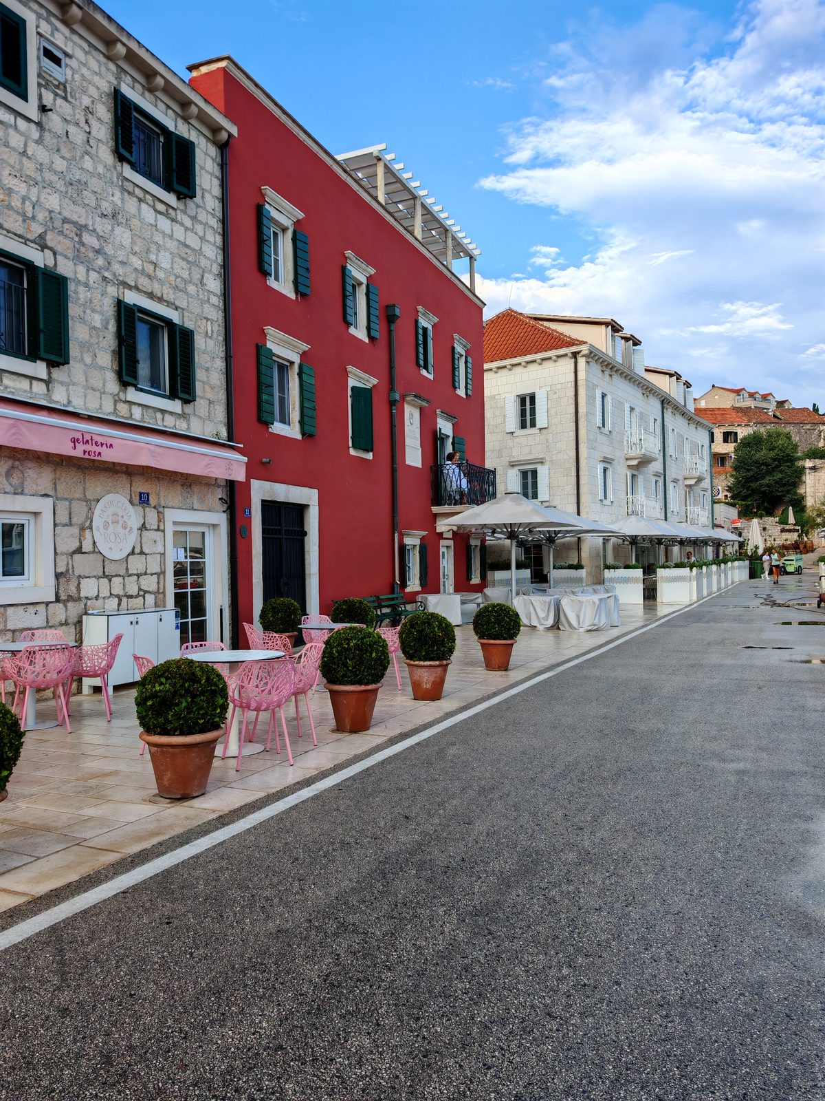 A colourful Sutivan street